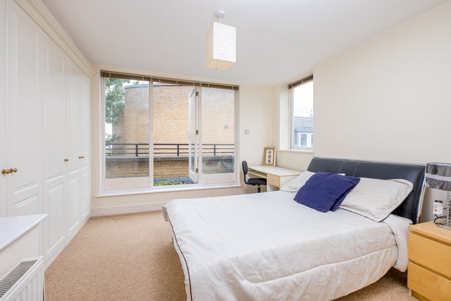 🏠 Spacious Living Room - Double Room  Main Photo