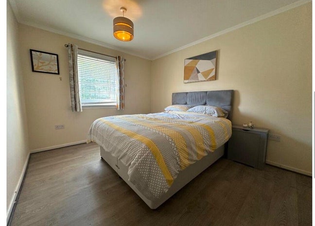 Two Rooms Available in a Lovely 3-Bedroom House Main Photo