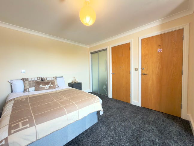 Double Room - City Centre - Bills Included!  Main Photo