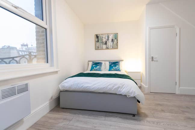 1 x En-suite Bedroom available - new refurb Main Photo