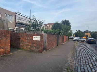 Cosy 3‑Bed House with Garden- Council Tax Included Main Photo