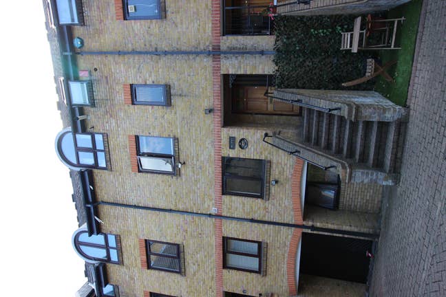 Ensuite Room in West Wapping &pound;1000 pcm Main Photo