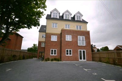 2 Bed 2 Bqthroom Penthouse Flat Main Photo
