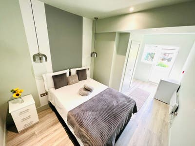 🛏️ ✨ 5X Ensuites Room to Let in 📍Streatham Main Photo