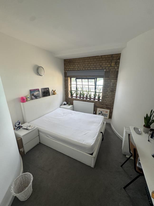 Double room available in Dalston Junction Main Photo