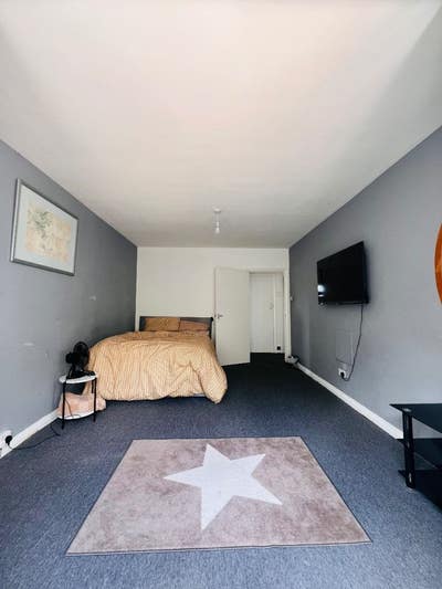 Beautiful King-Size Room to Rent – Surbiton, KT6 Main Photo