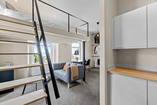 🔥 Highly Sought-After Mezz Deck Room! Main Photo