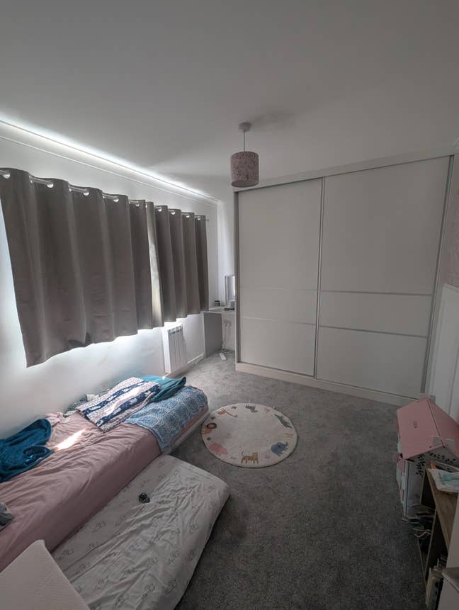 Single room available  Main Photo