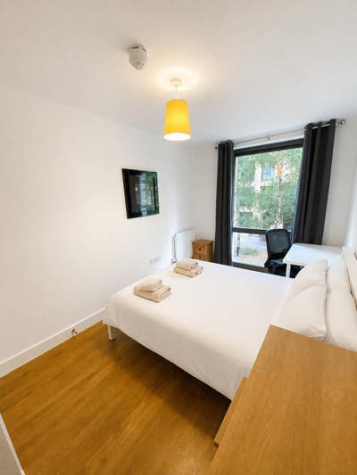 Bright Rooms in Modern New Build / Zone 2 Main Photo