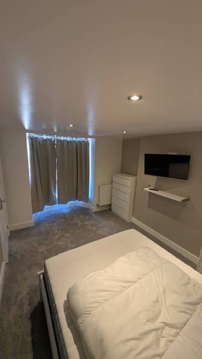 3 Large Double Bedrooms Available – Taunton Main Photo