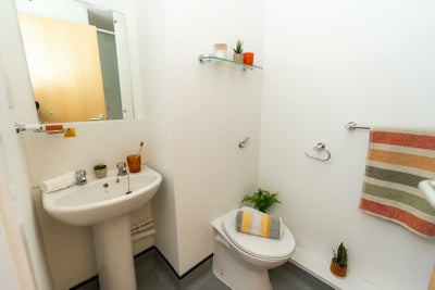 Tramways Salford – Silver En-Suite – Tenancy Takeo Main Photo