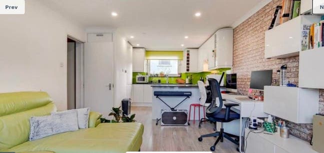 🏡 Double Room with Living Room in 3B Flat -CW Main Photo