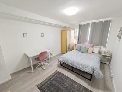 🏡 Spacious 3-Bedroom Flat Near Hendon Central Main Photo