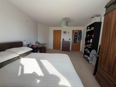 Large double room with ensuite needs filling soon! Main Photo