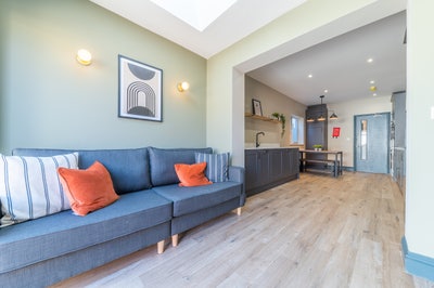 💥​STUNNING Ensuite 🧡​Are you Clean & Tidy?🫶​💫​ Main Photo