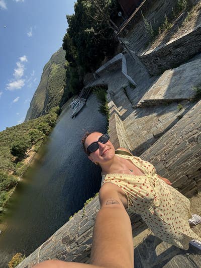 Zoe, 28, professional female, double room wanted Main Photo