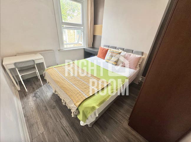 2 Beautiful Doubles - Close to Lidl & Tube Station Main Photo