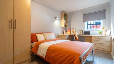 Iq Fenton House Copper Ensuite: Replacement Tenant Main Photo