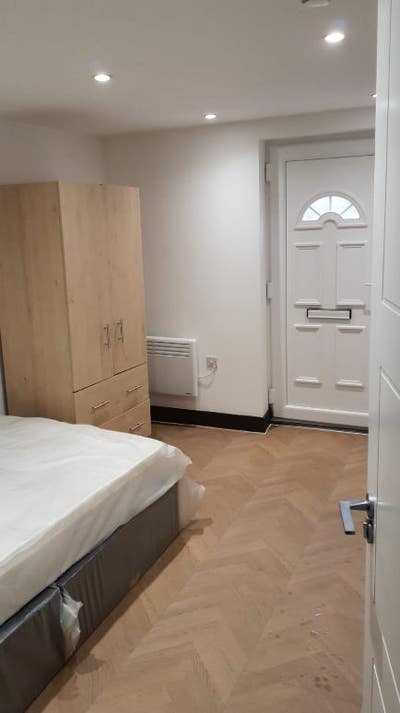 Studio Room Available –Albion Road, DA12 Main Photo