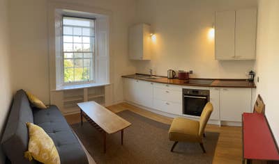 Quiet Summerhall flat with views of Arthur Seat.  Main Photo
