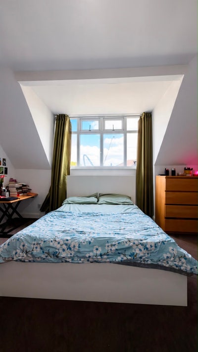 Sharing room available in wembley Main Photo