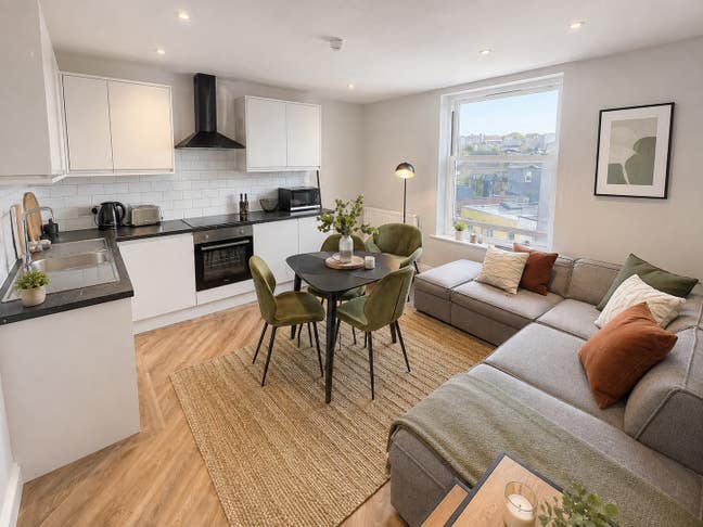 3 Bedroom Property in BS6 Main Photo