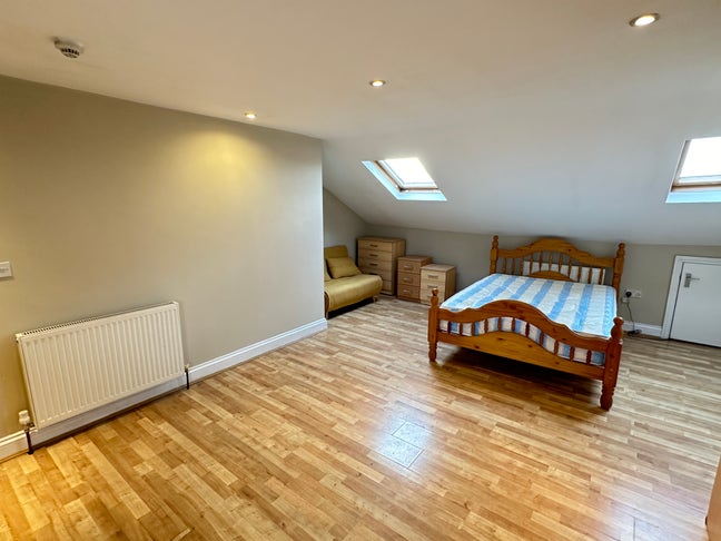 *INC BILLS* Studio flat to rent in W. Hendon Main Photo