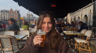 I am a professional female aged 24. I am look... Main Photo