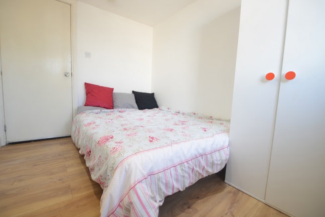 Two Bedroom Ground Floor Flat  Main Photo