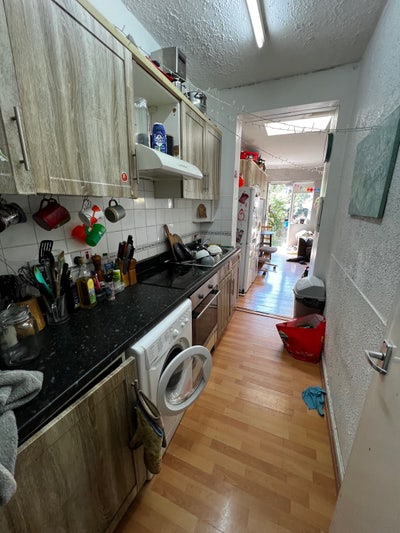 Cozy Single Room in Creative Shared House Main Photo