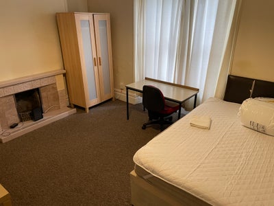 4 double rooms available,students or professionals Main Photo