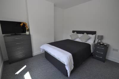  Professional  Houseshare  GL1  Main Photo