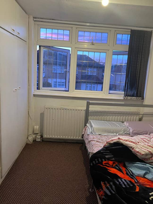 2 Double Rooms to Let in UB4 Derwent Dr. Main Photo