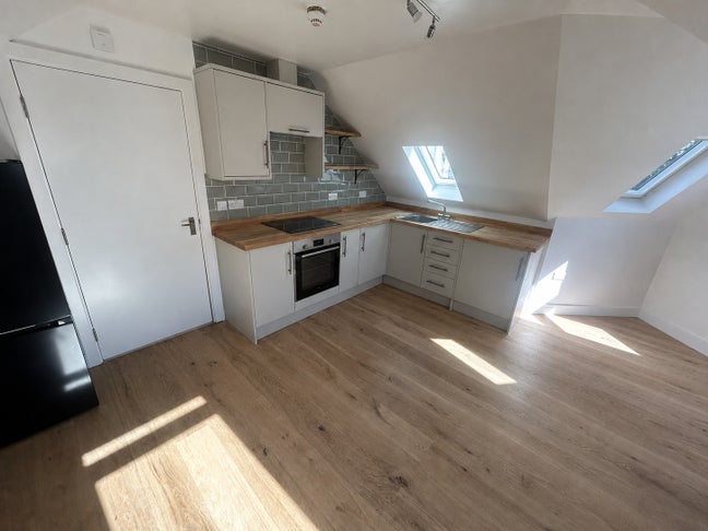 Brand New 2 Bed Flat Near Wandsworth Common Main Photo