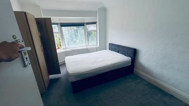 2 Rooms near Middlesex university bills included  Main Photo