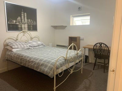 Student rooms  &pound;90.00-&pound;121.50 p/wk  close  to  STC Main Photo