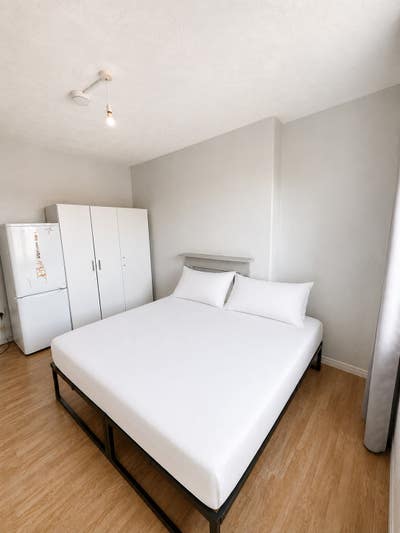 Brick Lane Double Room|1 Person|0 Deposit. Main Photo