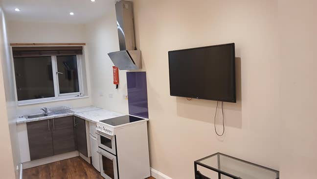 Studio/ST6. Private Parking. includes ALL BILLS!! Main Photo