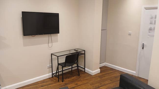 Studio/ST6. Private Parking. includes ALL BILLS!! Main Photo