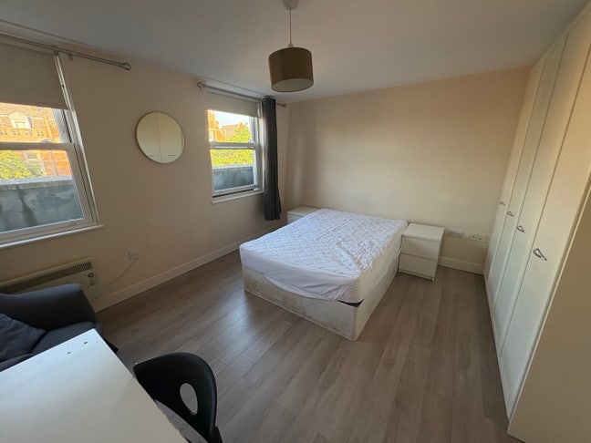 Lovely rooms in modern flat Holloway rd N7  Main Photo
