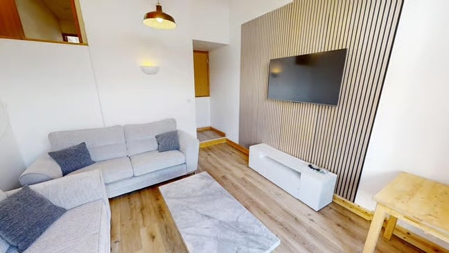 One room available in Stokes Croft Main Photo