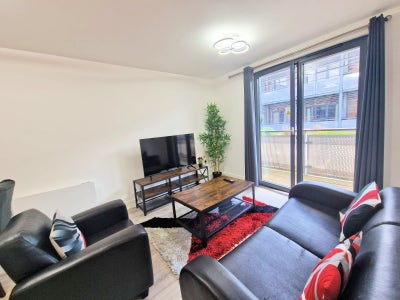 City Centre apartment with balcony + parking Main Photo