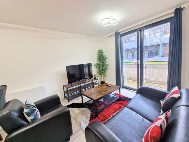 City Centre apartment with balcony + parking Main Photo