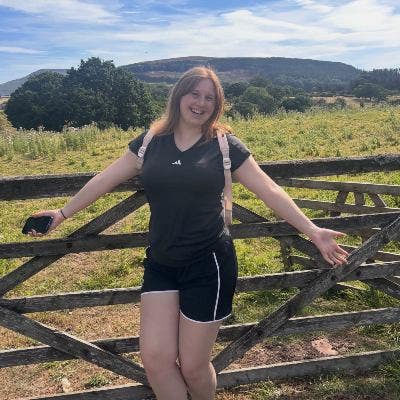 Professional Female seeks a single or double room Main Photo