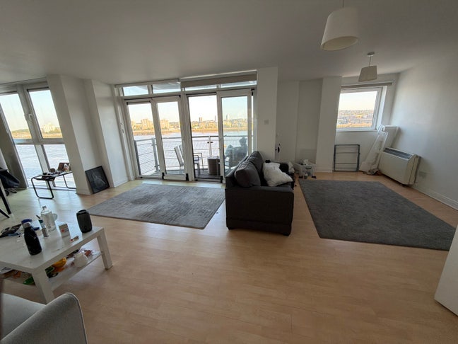 Massive Double room -E16 Best river view in London Main Photo