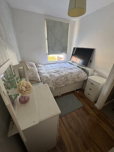 Double or single room quiet area Main Photo