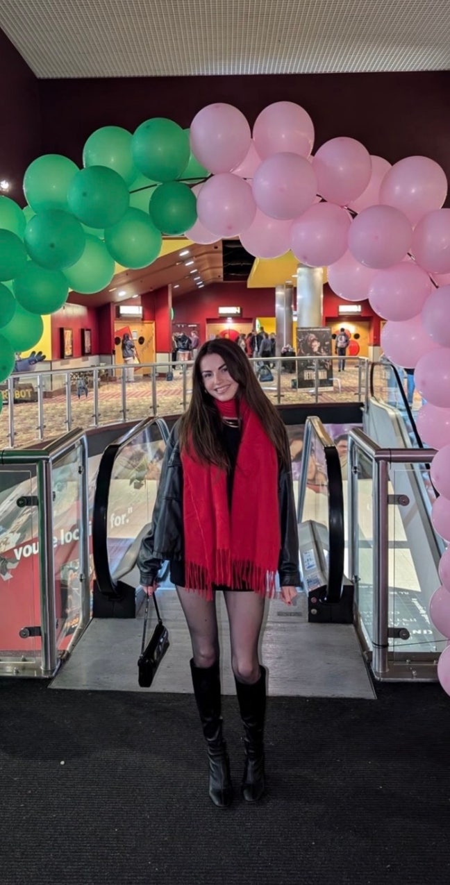 Professional looking for a room in London  Main Photo