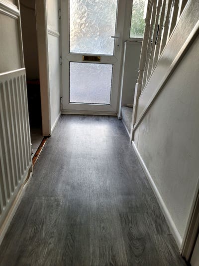 Fully furnished large single room with food Main Photo