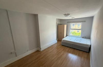 DSS - 1 Bed Flat Available in Stoke Newington N16 Main Photo