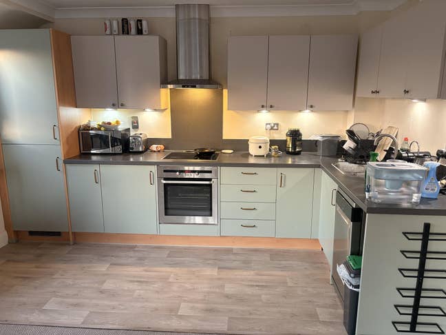 Short term sublet urgently needed in Newbury  Main Photo
